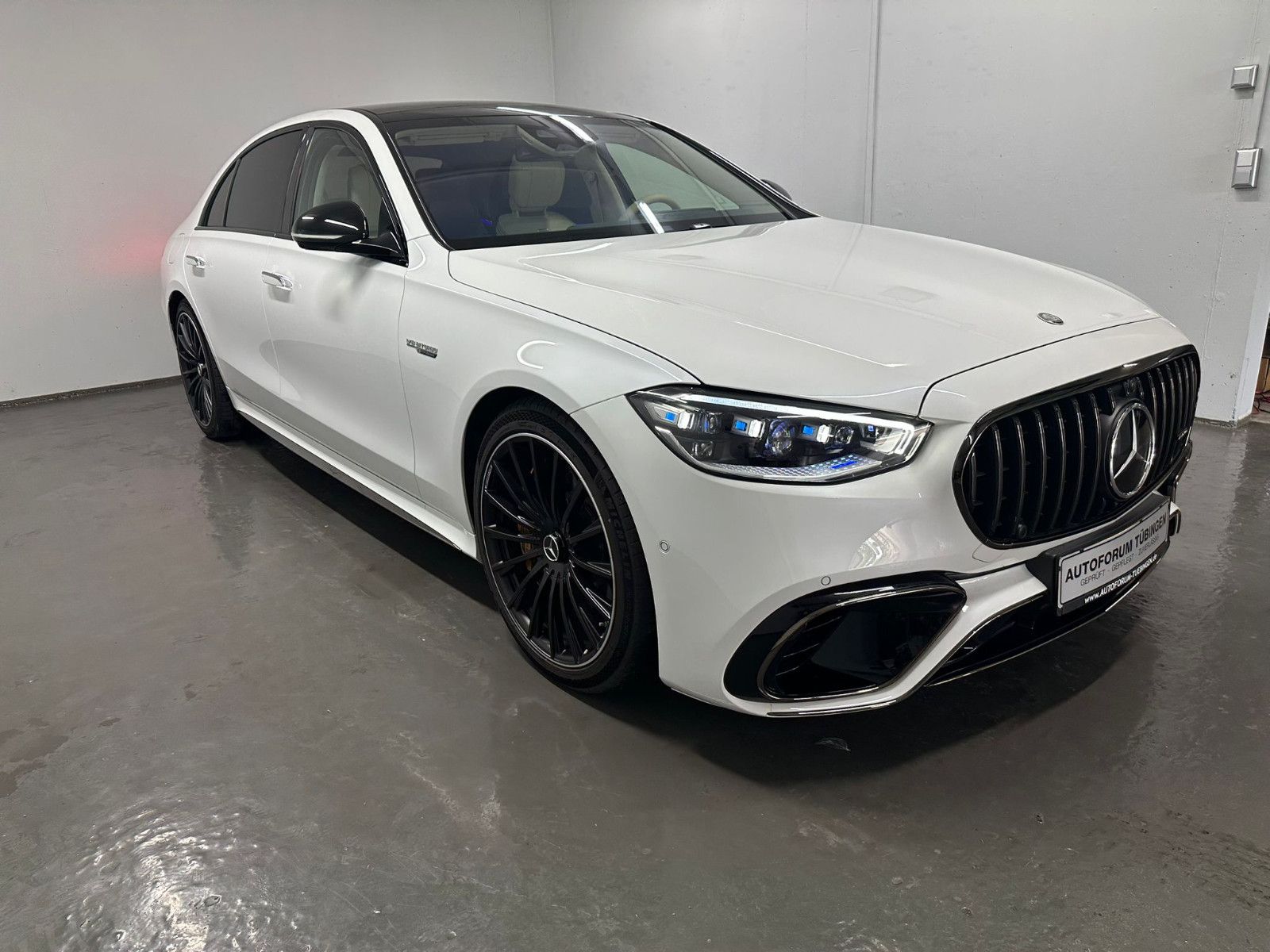 Fahrzeugabbildung Mercedes-Benz S 63 E Performance L  *KERAMIK*PANORAMA*TV*