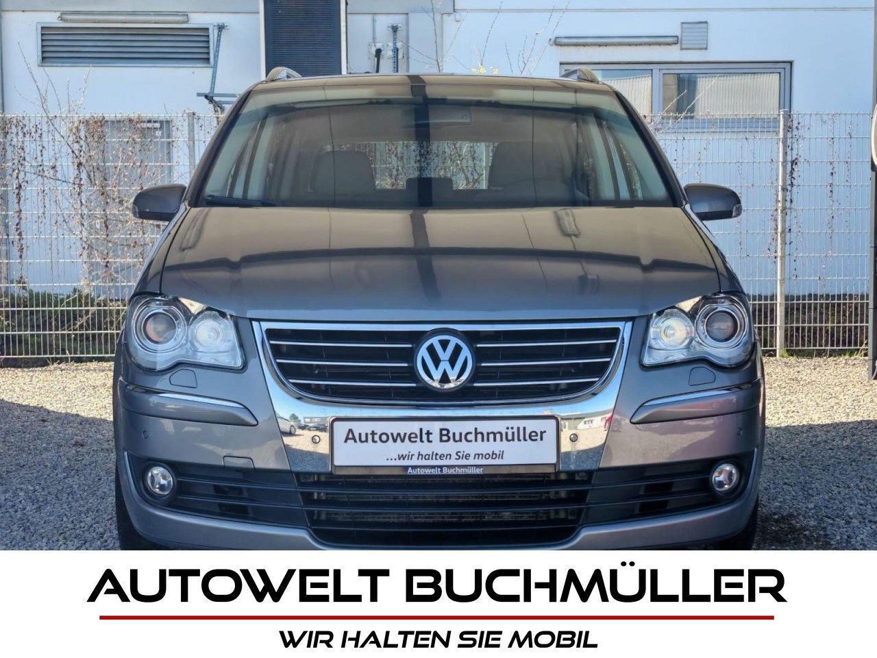 Gebrauchtwagen Volkswagen Touran Touran 2.0 TDI,7-SITZER,NAVI,XENON,AHK,TÜV NEU in Nersingen