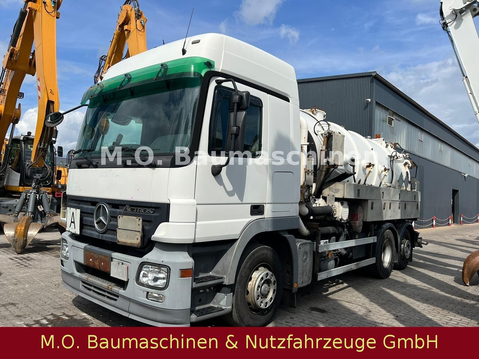 Fahrzeugabbildung Mercedes-Benz Actros 2541 / Saug- & Spühlwagen / 14.000 L /ADR