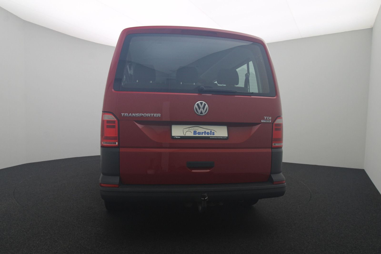 Fahrzeugabbildung Volkswagen T6 2.0 Kombi 9-Sitzer AHK