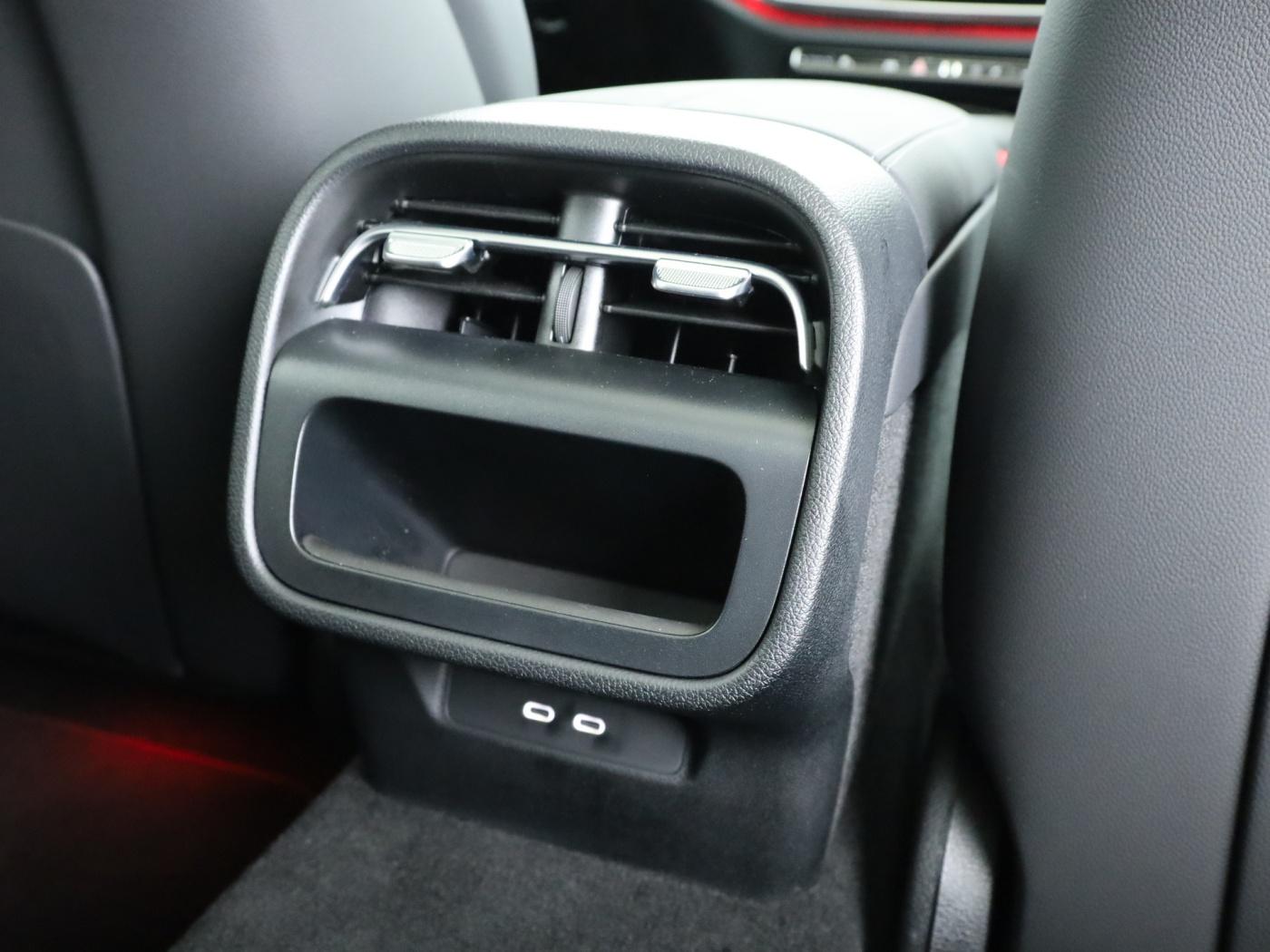 Mercedes-Benz E 200 AMG Adv*Pano*LED*Sitzhzg*Navi*19-Zoll*DAB*