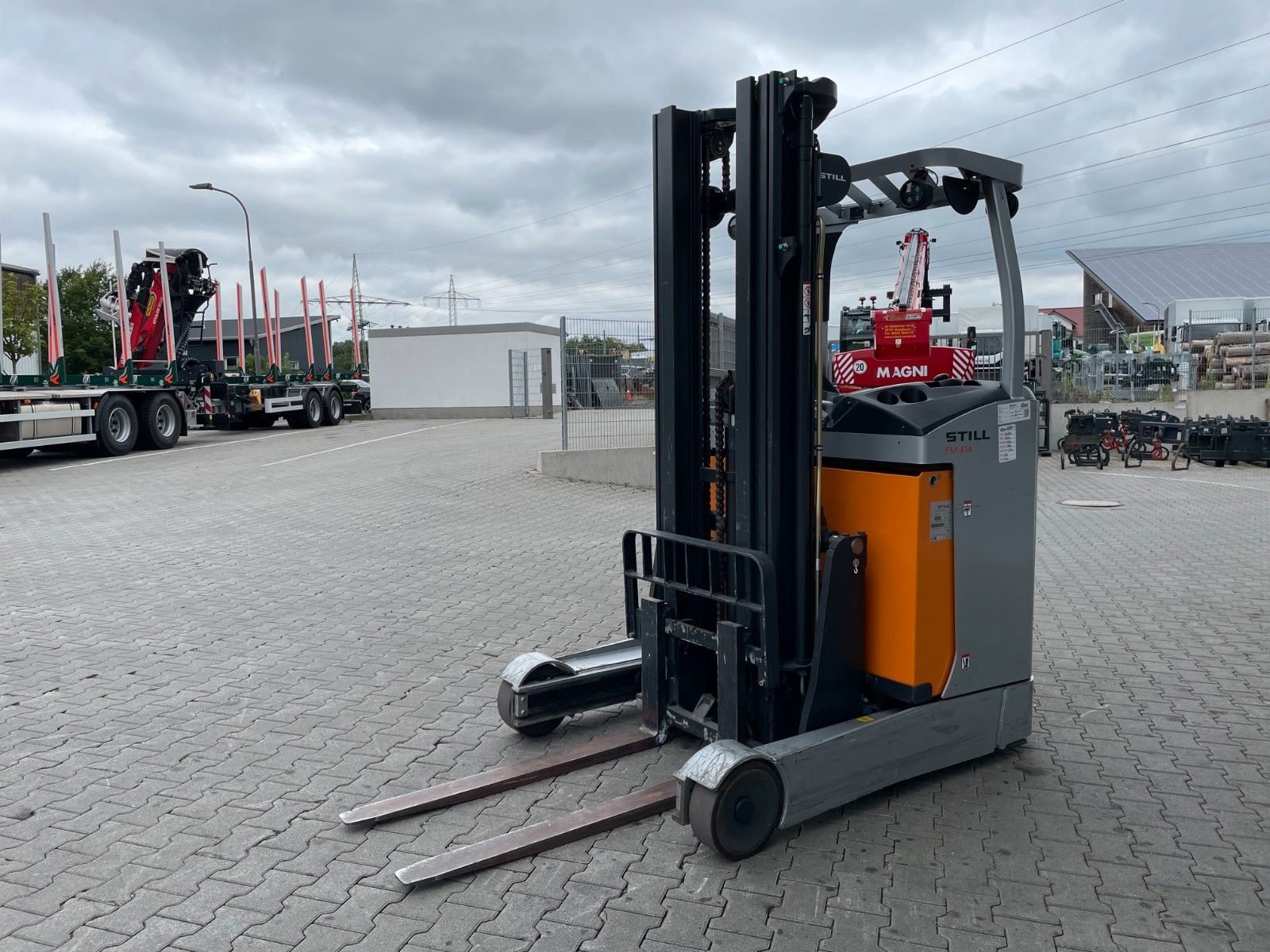 Fahrzeugabbildung Still FM-X 14 / Schubmaststapler / 451h / HH: 5.65m