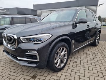 BMW Leasing Angebot: BMW X5 xDrive30d XLINE HEAD-UP HK DAB WLAN AHK