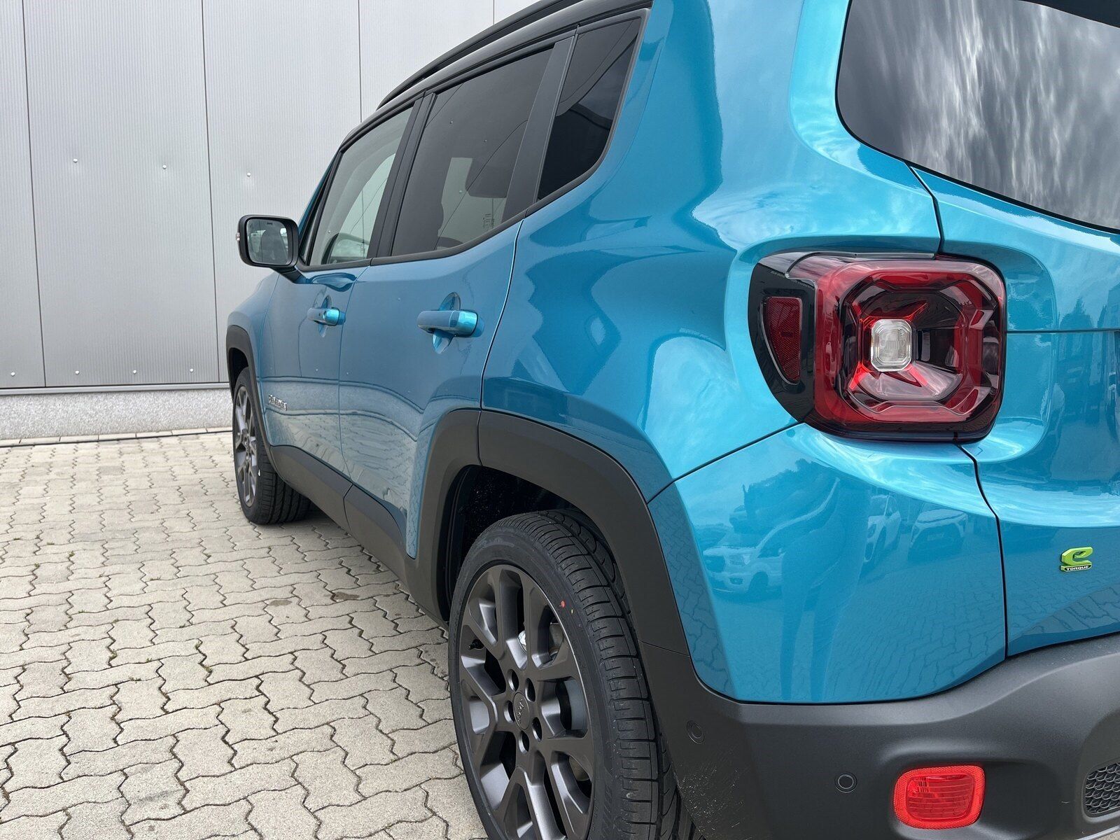 Fahrzeugabbildung Jeep Renegade Limited Mild-Hybrid FWD