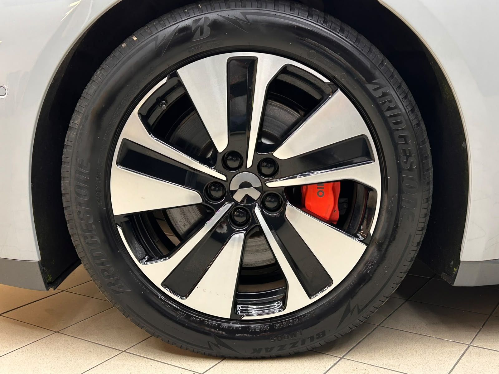 Fahrzeugabbildung NIO ET7 AWD BATTERI INKL PANO+HEAD+360+ACC+LED+AHK+