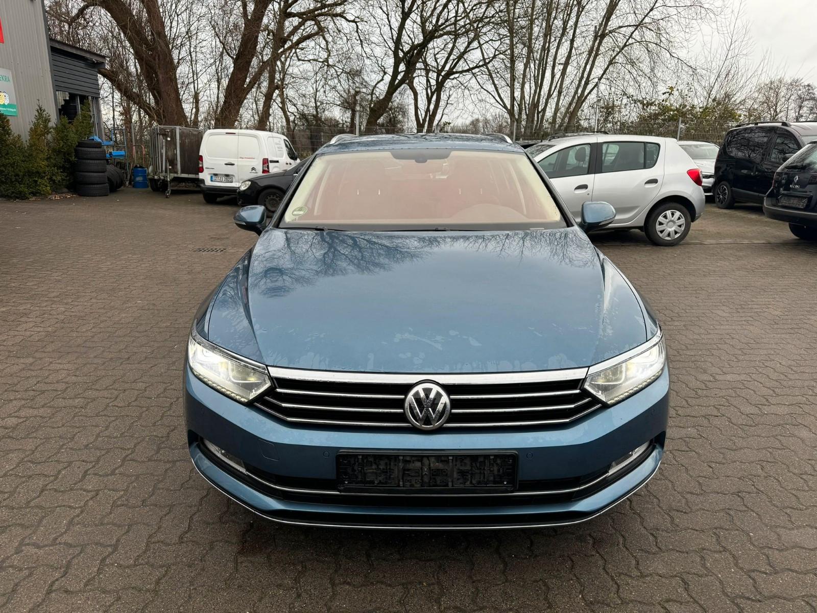 Volkswagen Passat Variant Highline AUTOM°SZHG°NAVI°T-LEDER!