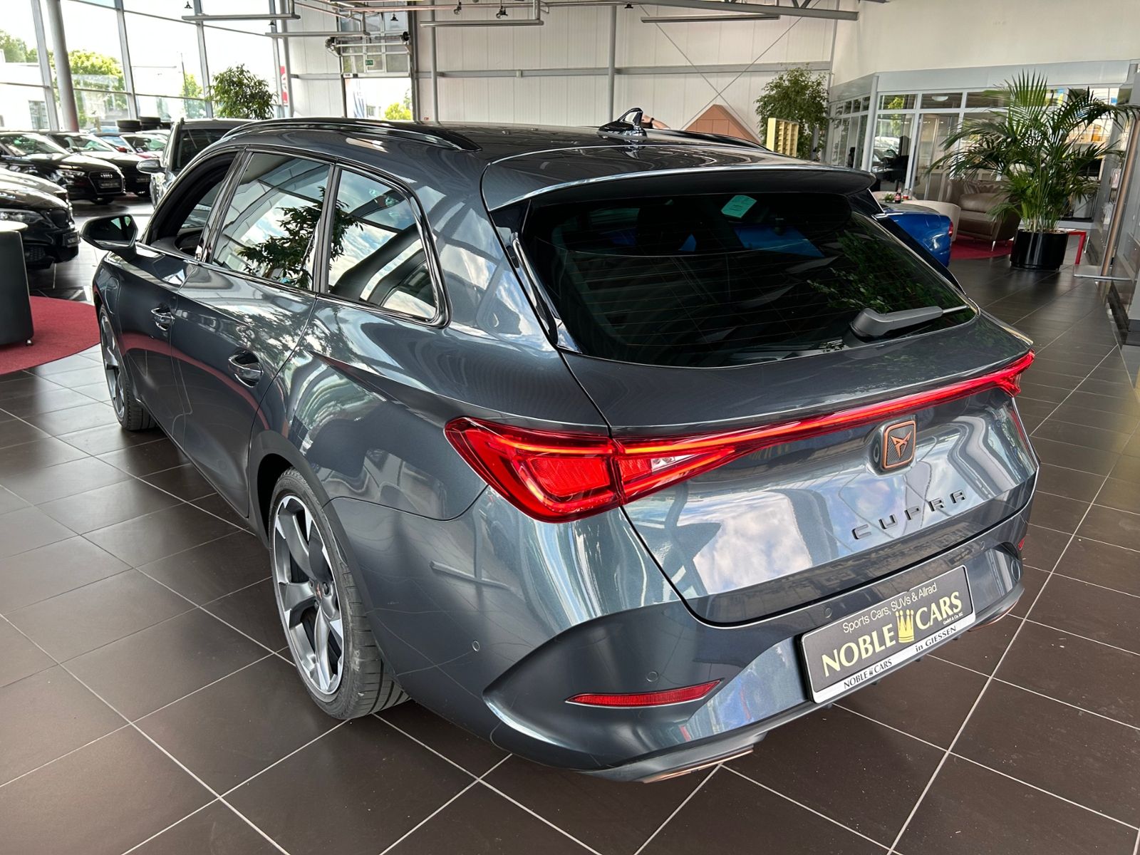 Fahrzeugabbildung CUPRA Leon Sportstourer e-Hybrid KLIMA LED NAVI SHZ