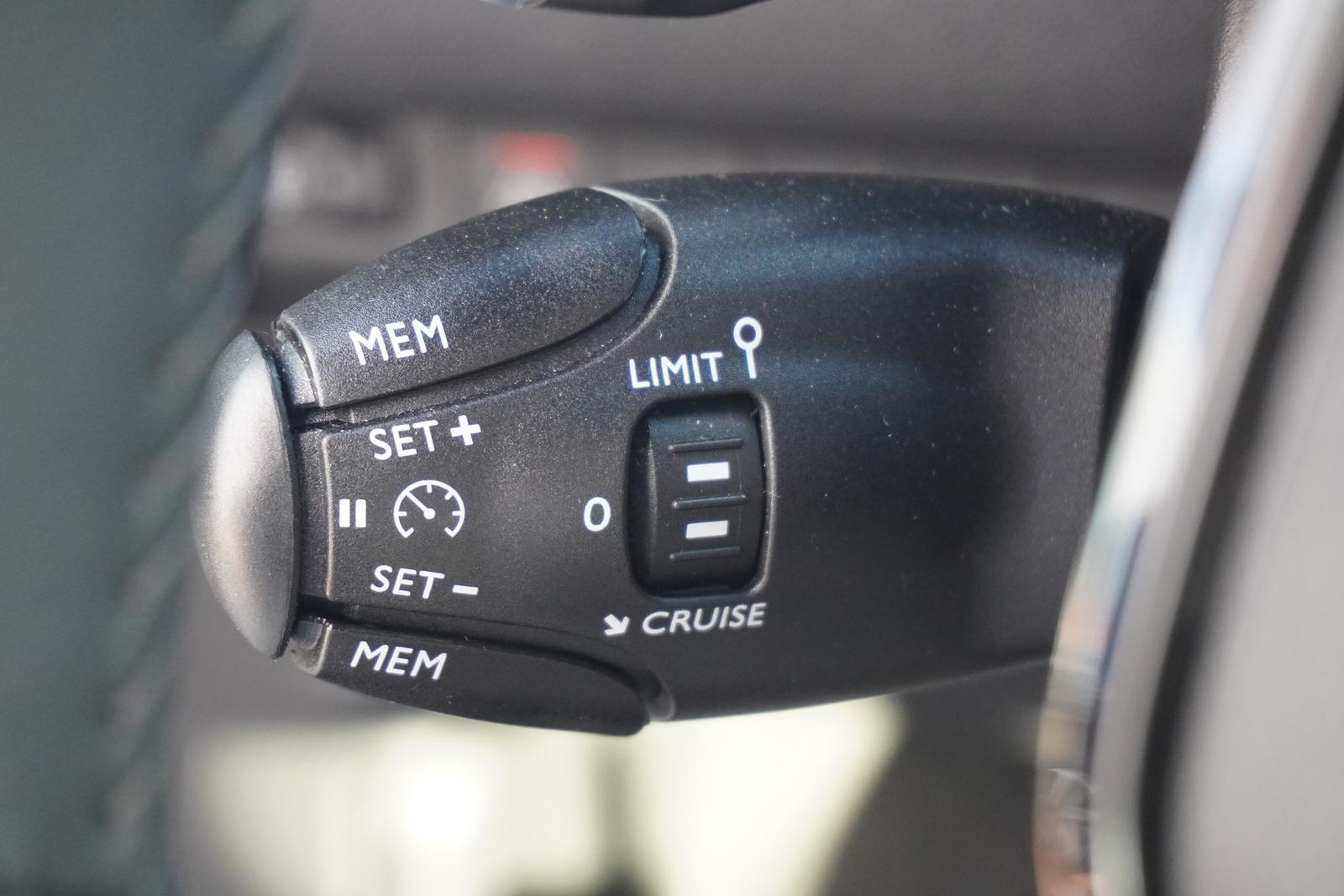 Peugeot 2008 1.2 PureTech Aut. LED Android Apple Kamera
