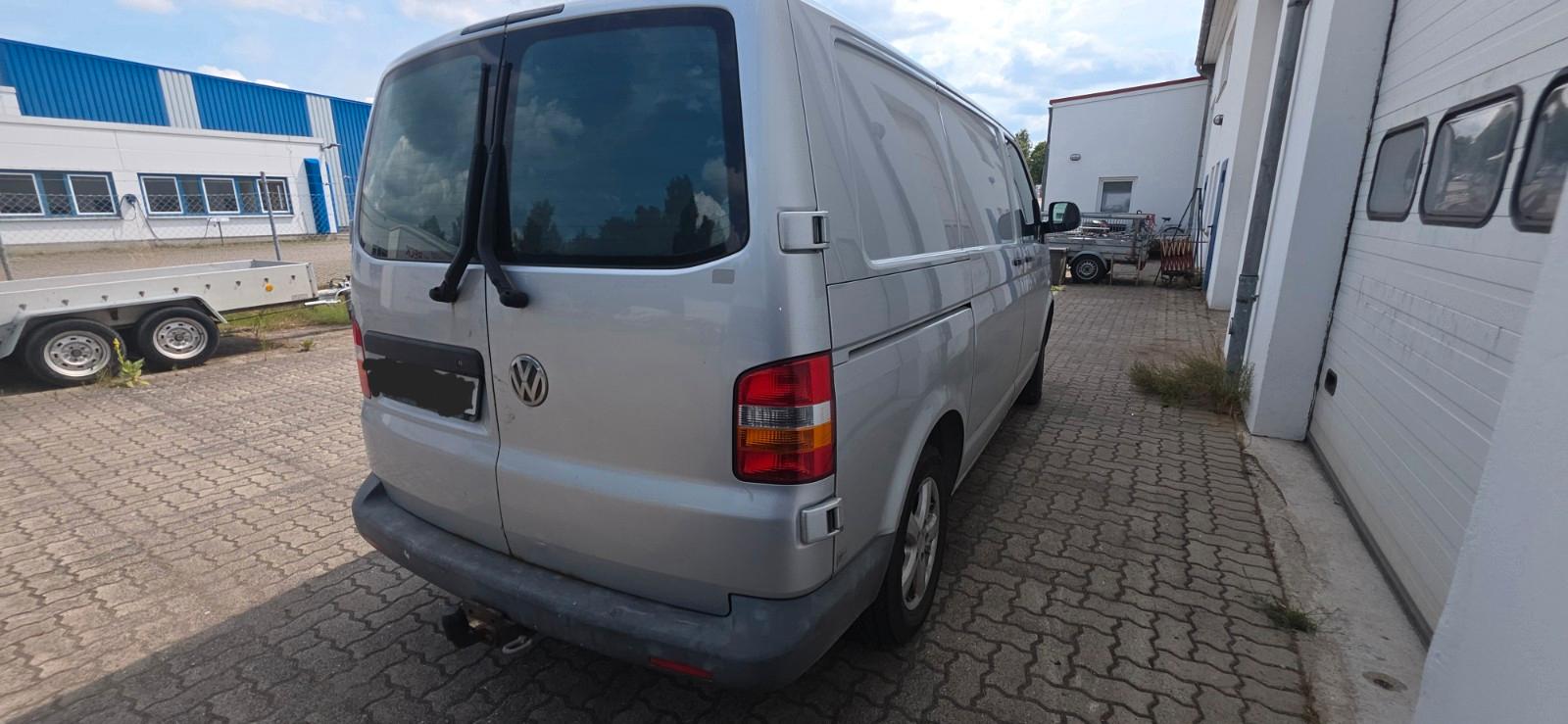 Volkswagen Transporter 2009 — photo 5