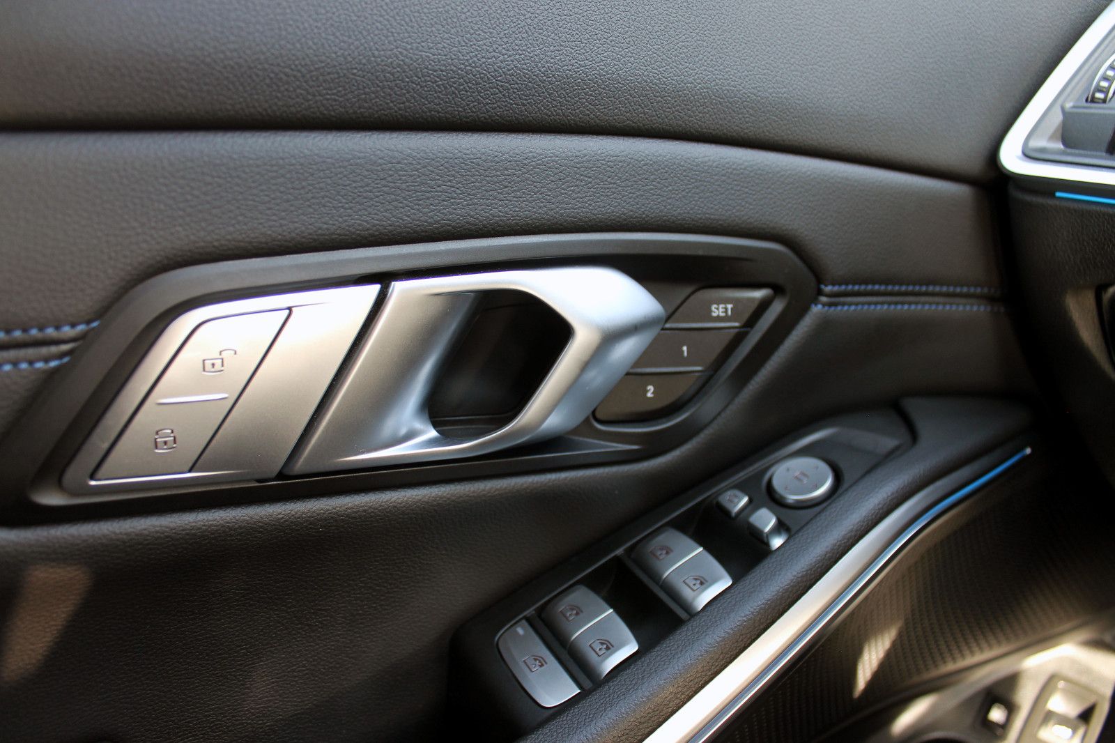 Fahrzeugabbildung BMW 330e Touring M-Sport Steptr Nav ACC LED PDC 360°