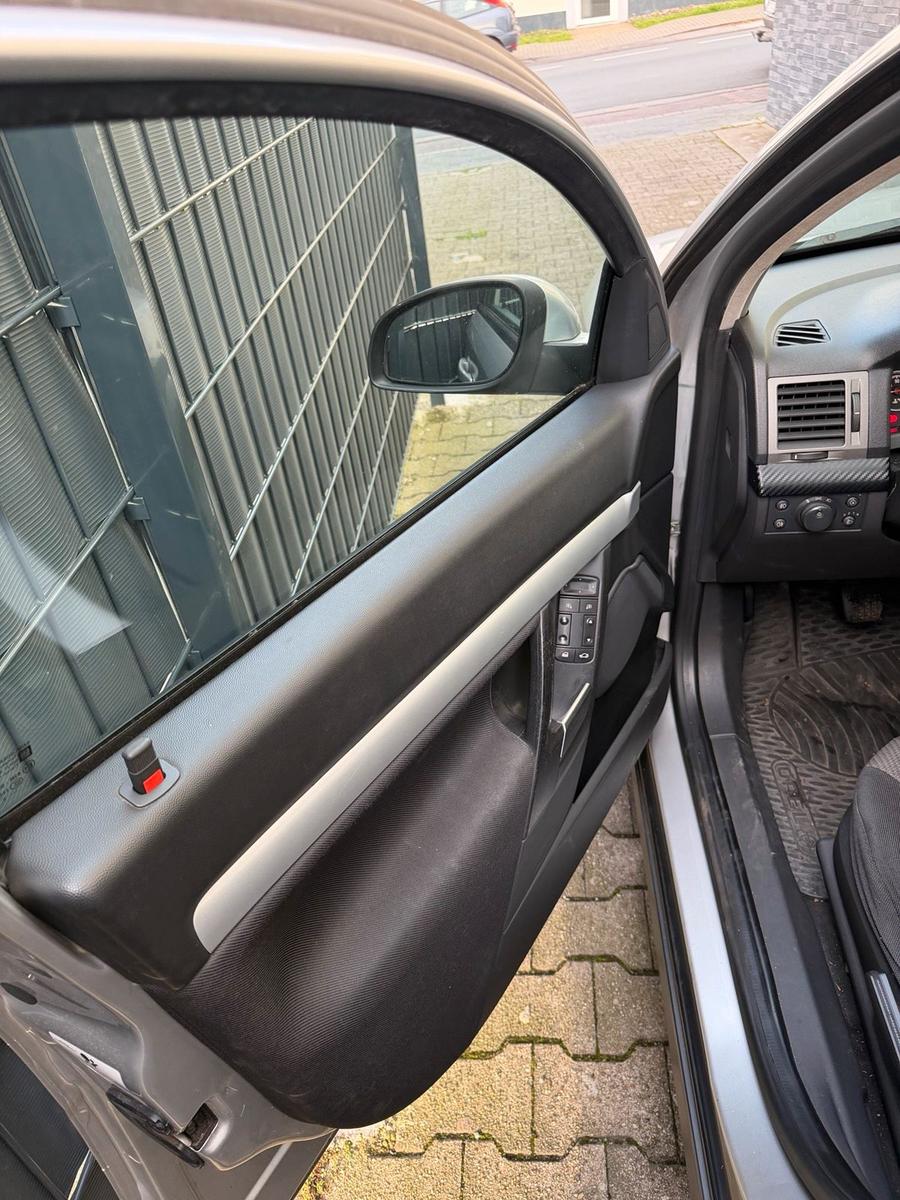 Opel Vectra 2005 — photo 7