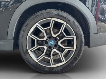 2025 BMW IX2 照片 10