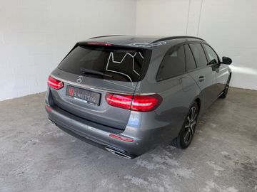Mercedes E 200 - 12