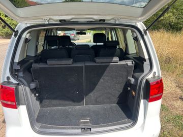 Volkswagen Touran - 9