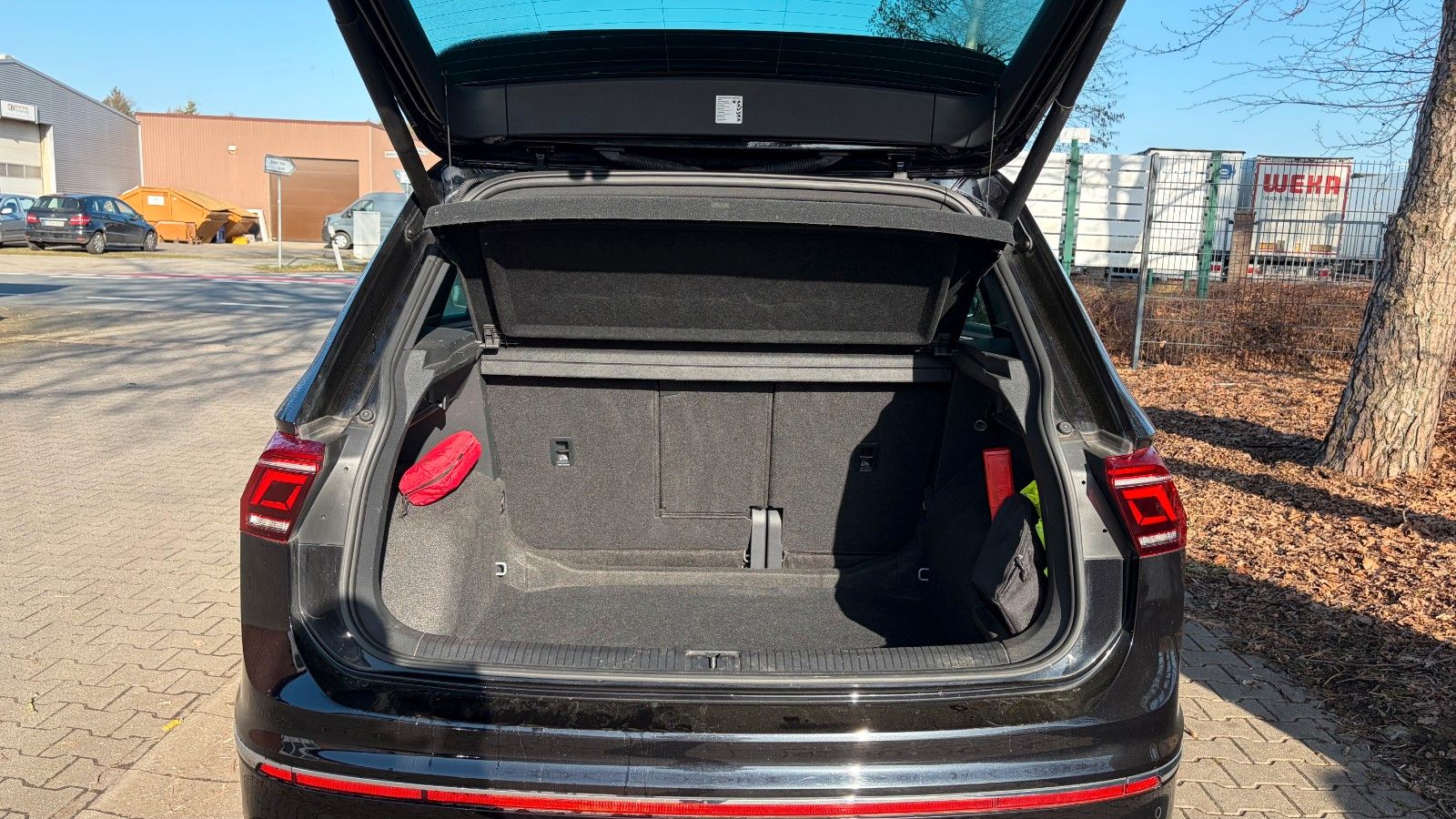 Fahrzeugabbildung Volkswagen Tiguan R-Line 4Motion