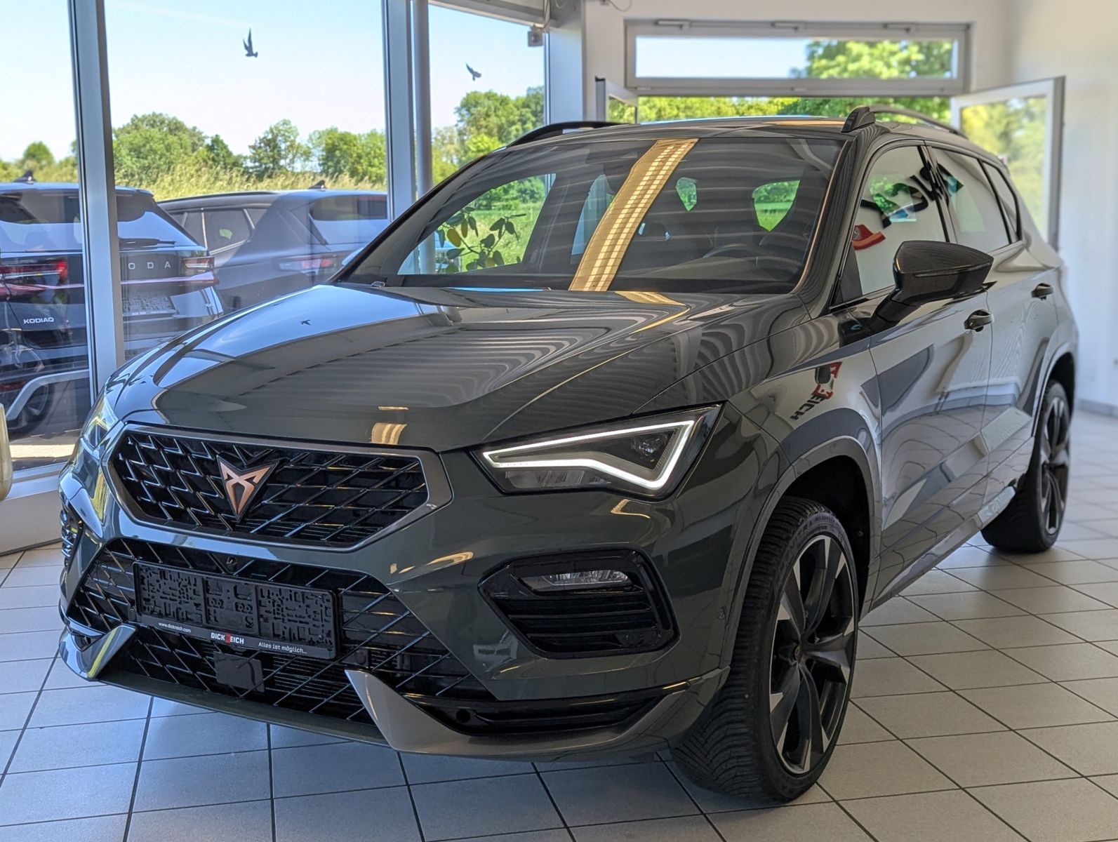 Fahrzeugabbildung CUPRA Ateca 1.5 TSI DSG Pano Memory ACC AHK-Vorb. 19"