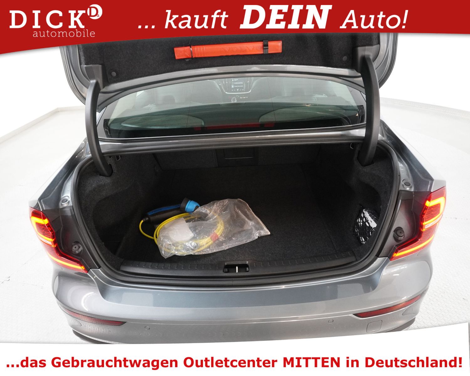 Fahrzeugabbildung Volvo S60 T8 Hyb AWD Inscrip PANO+STDHZ+MEMO+H&K+VOLL+