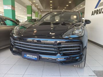 Porsche Cayenne - 2