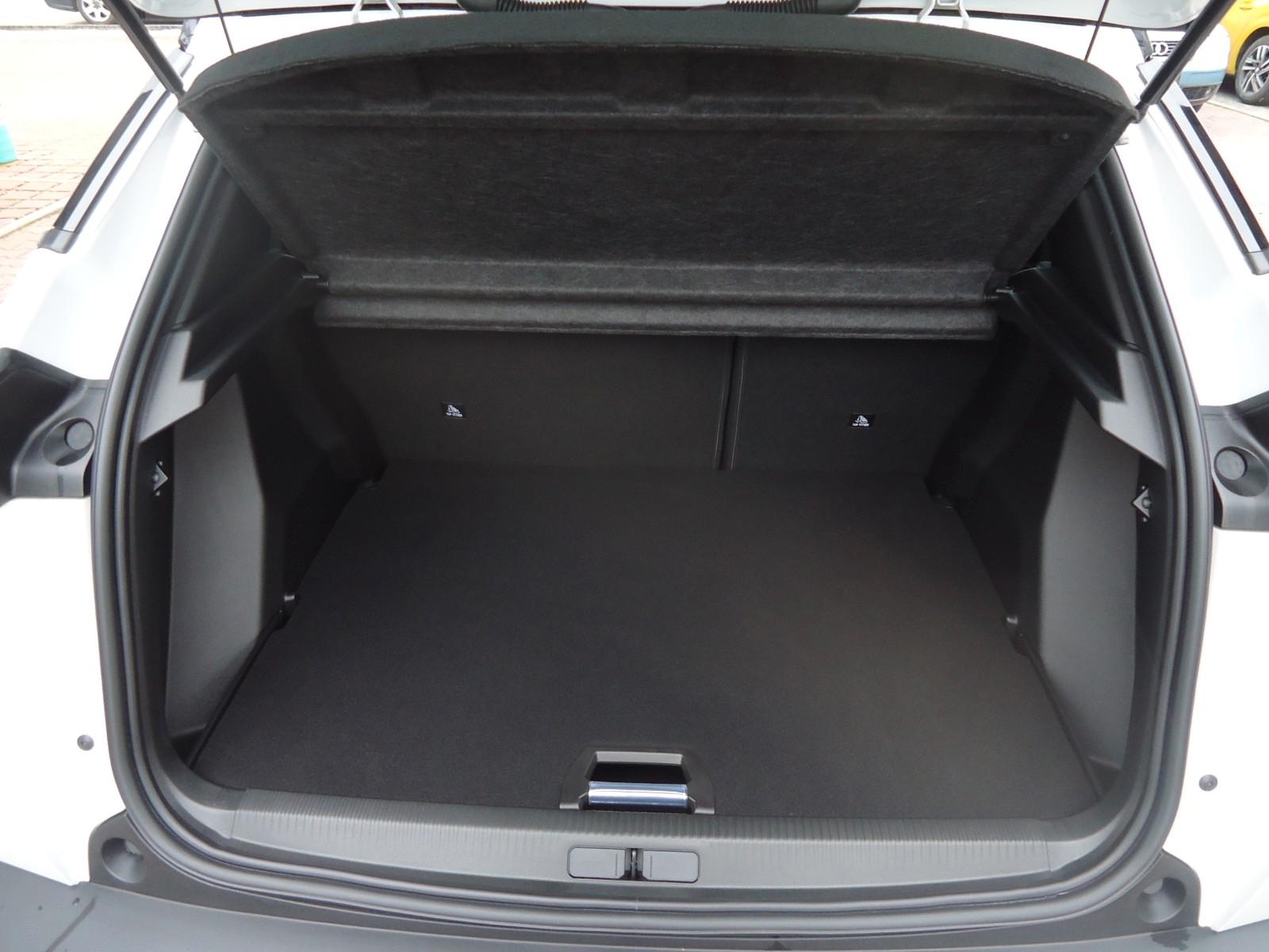 Peugeot 2008 PureTech 155 EAT8 GT *Navi-Sitzheizung*