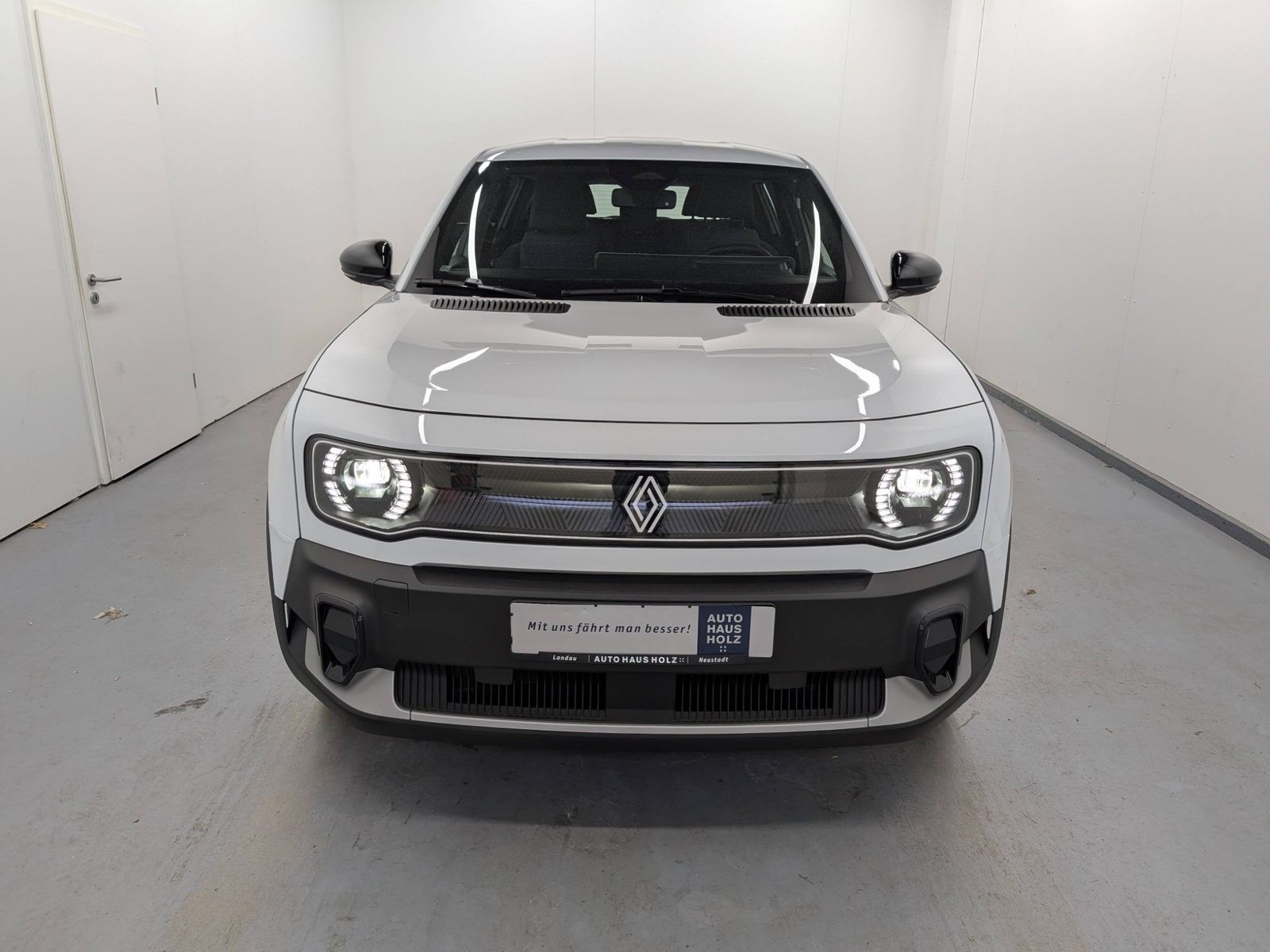 RENAULT R 4  E-Tech Evolution 150 Comfort Range – Bild 6