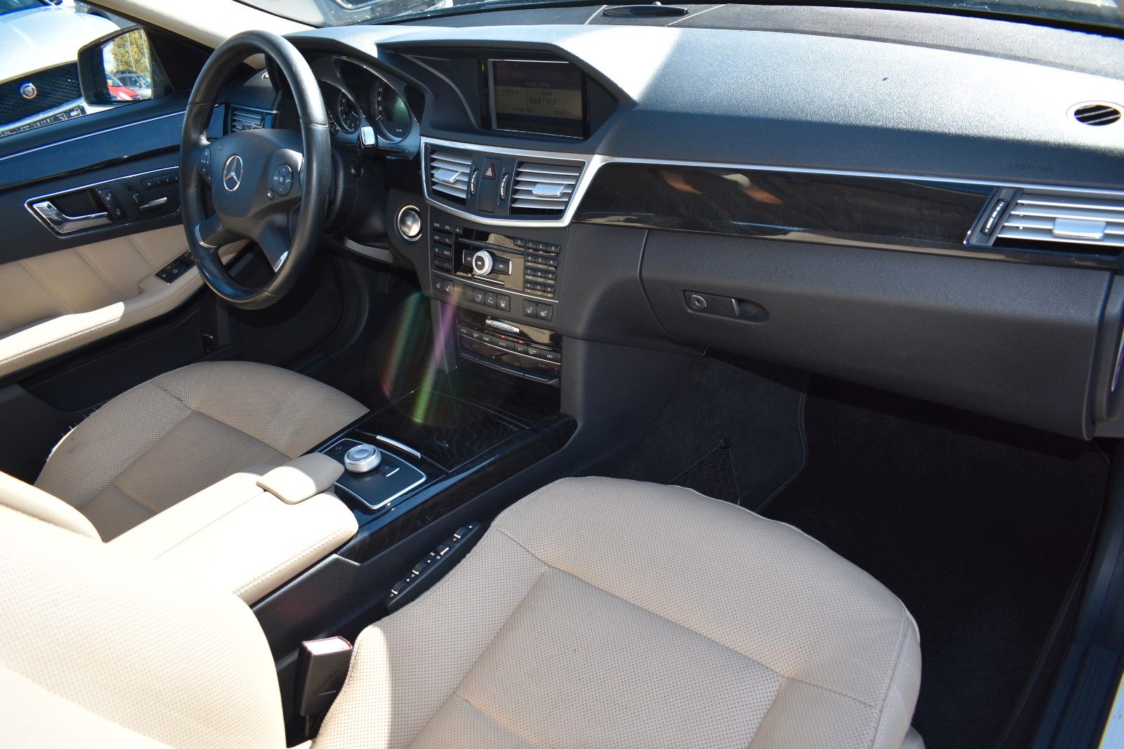Fahrzeugabbildung Mercedes-Benz E 350 CGI Limousine STH/AHK/MEMORY/KEYLESS