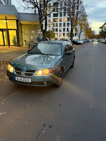 Nissan Almera