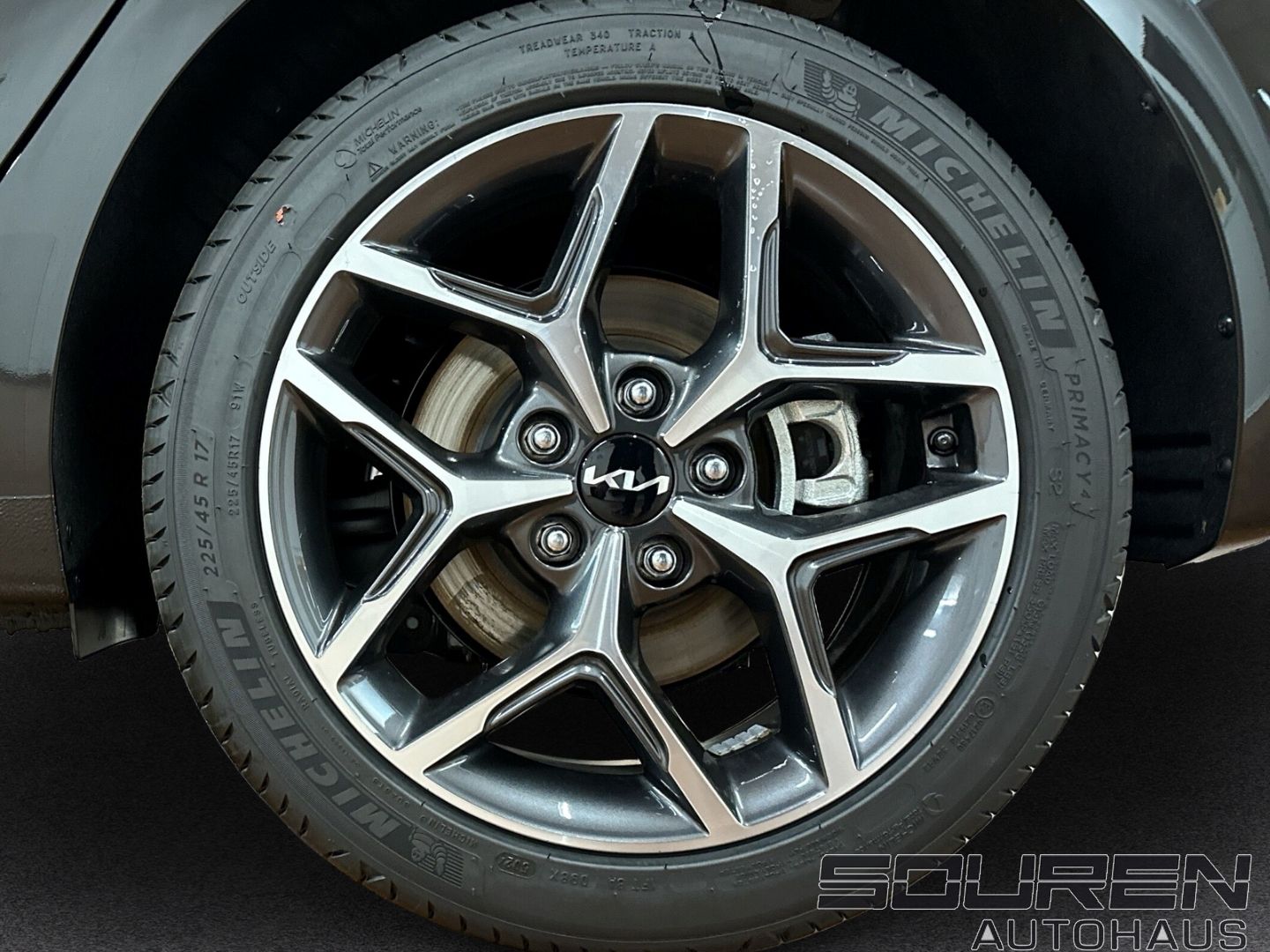 Fahrzeugabbildung Kia Ceed 1.5 T-GDI Ultimate Edition STYLE JBL + SITZ