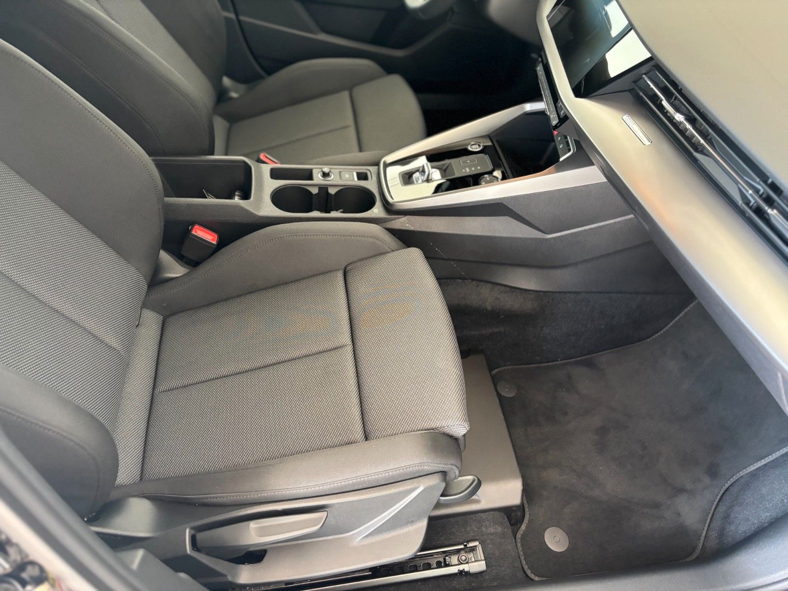 Fahrzeugabbildung Audi A3 Sportback 30 TFSI basis
