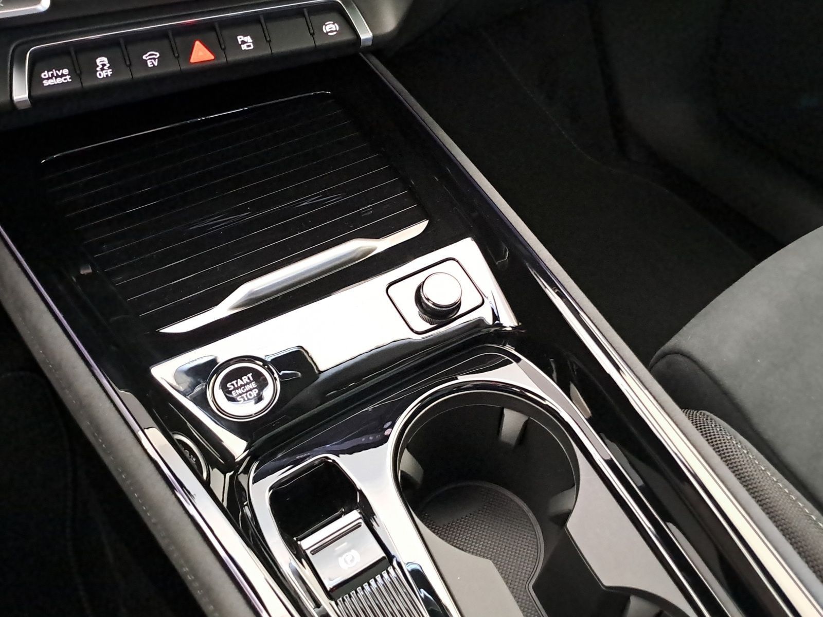 Audi Q3 e-hybrid S line AHK Pano LED LM 20" 360° Head foto 23