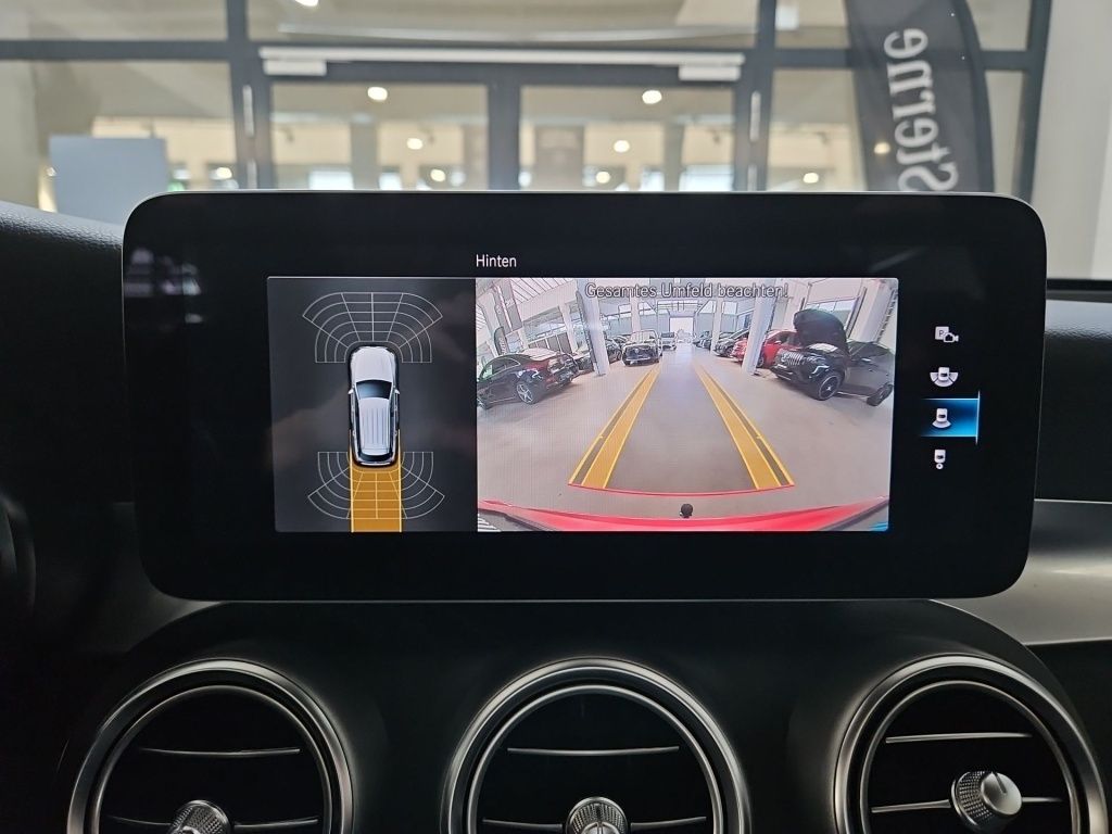 Fahrzeugabbildung Mercedes-Benz GLC 300 e 4M AMG Night AHK Pano LED SHZ Ambie.