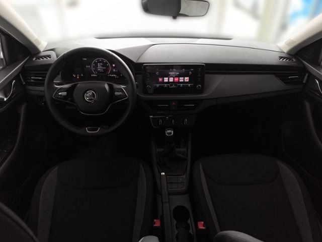 Fahrzeugabbildung SKODA Scala 1,0 TSI Essence Winter Paket LED
