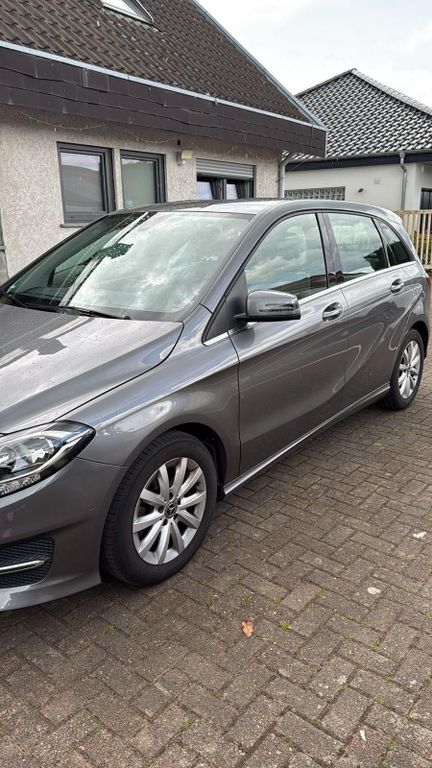 Image of Mercedes-Benz B 180