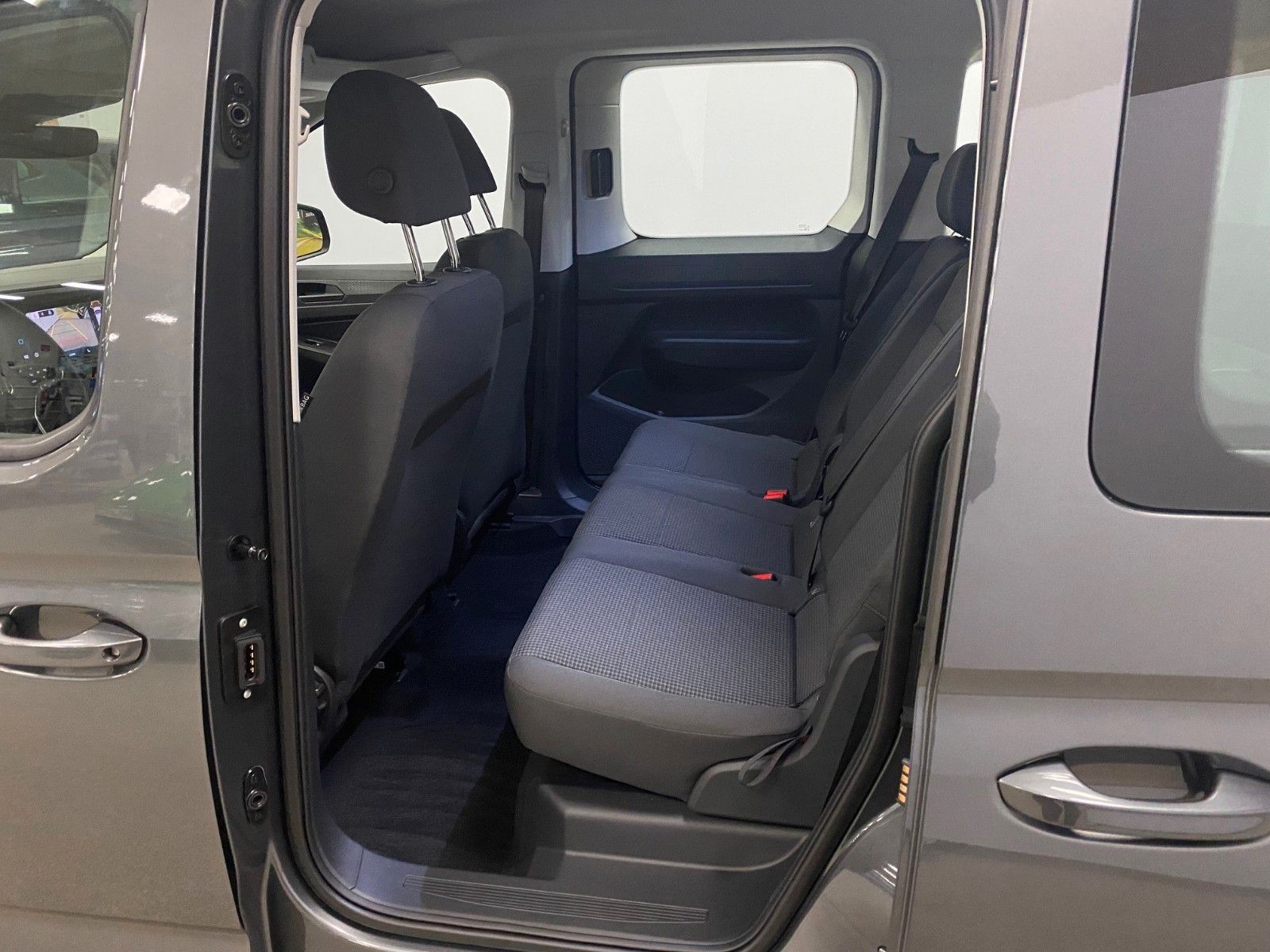 Fahrzeugabbildung Volkswagen Caddy 1.5 TSI DSG Edition+Garantie 2030++KAMERA+