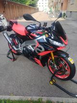 Aprilia Tuono 1100 V4 Factory      1 Hand - APRILIA TUONO 1100