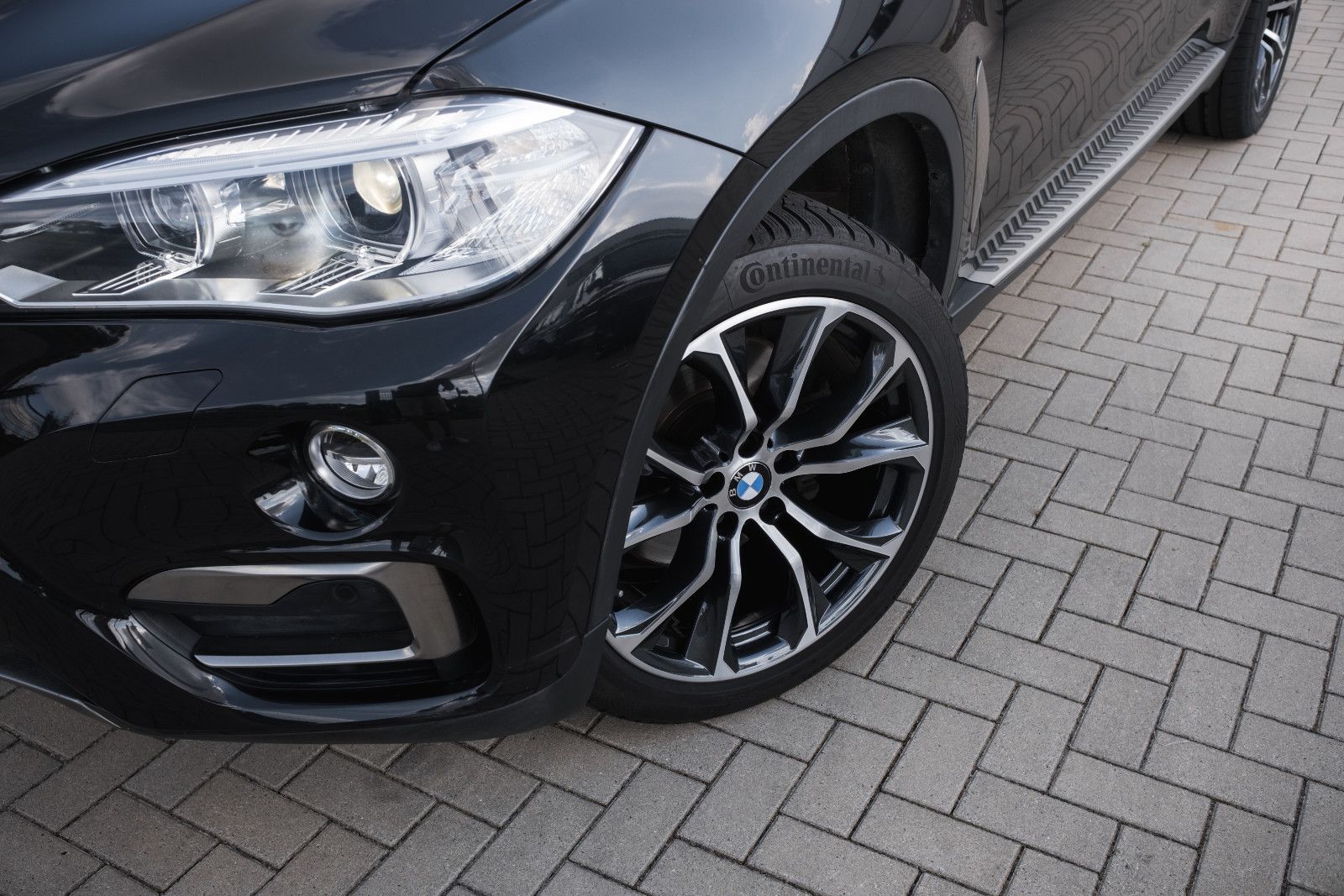 Fahrzeugabbildung BMW X6 xDrive 40 d - Nappa - HUD - AHK - InnoPaket