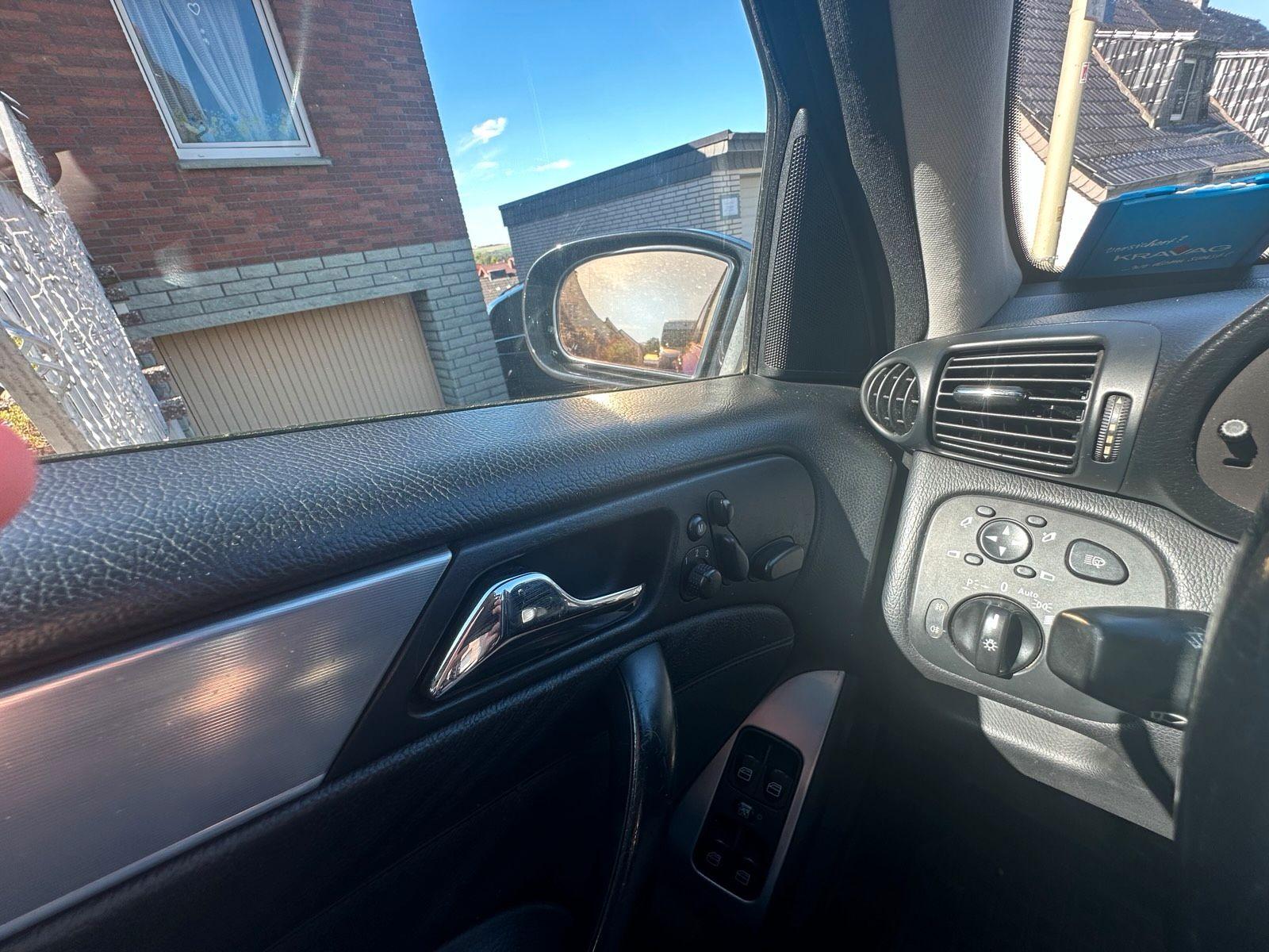 Mercedes-Benz 320 2005 — photo 10