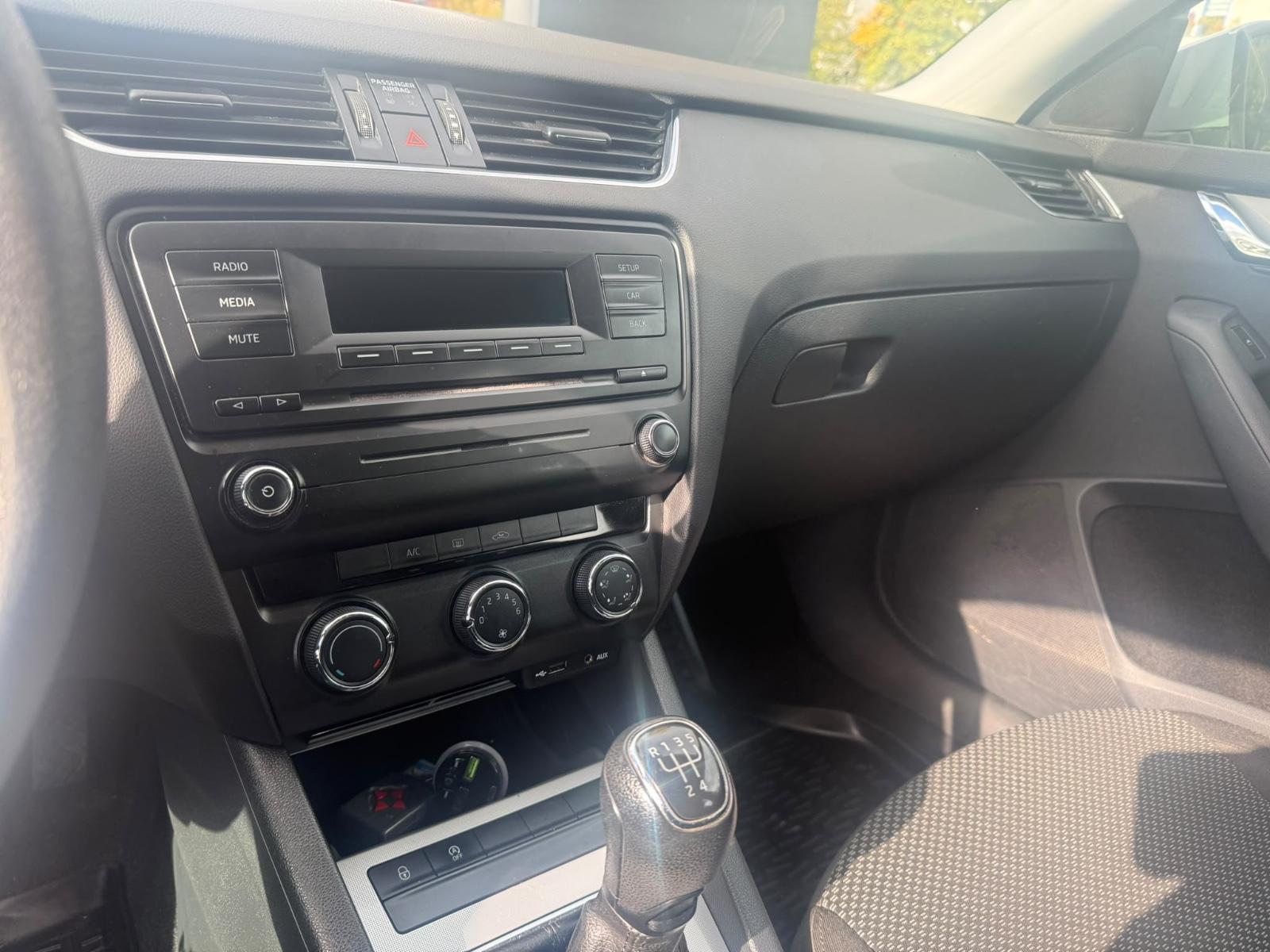 Skoda Octavia 2013 — фото 21