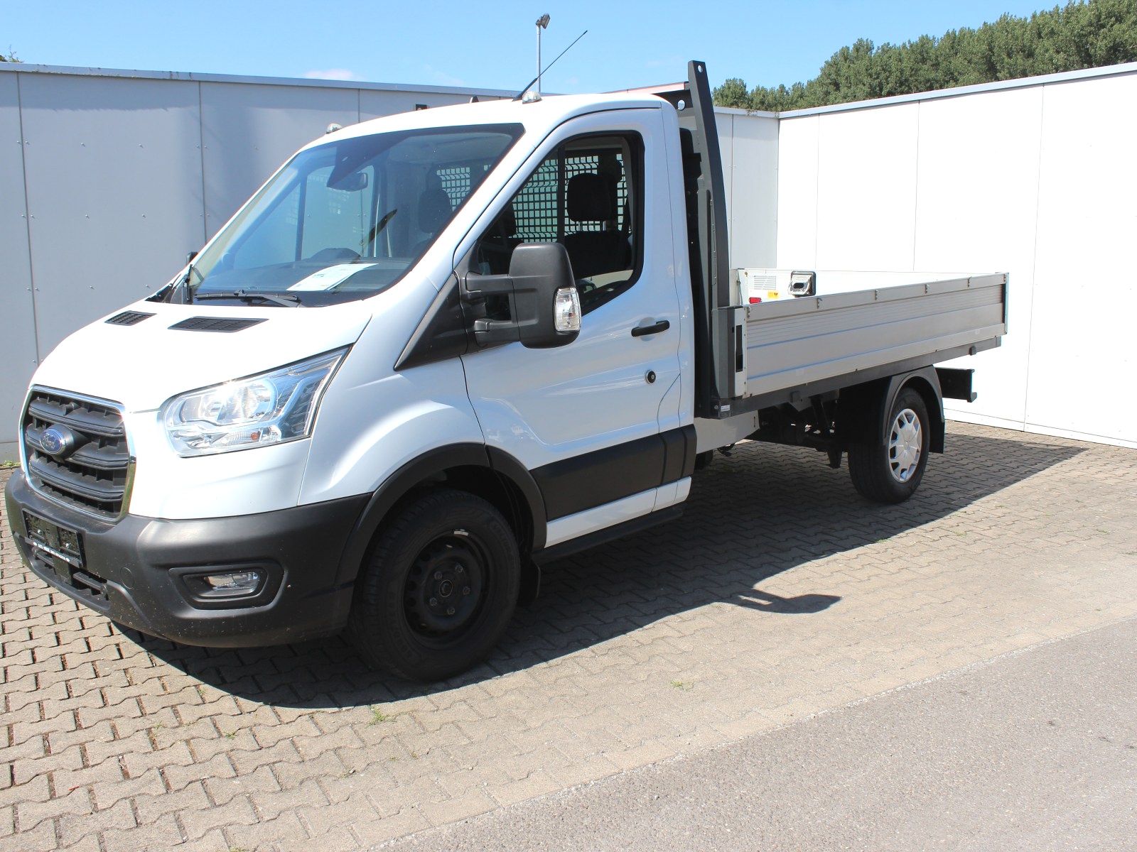 Fahrzeugabbildung Ford Transit 350 L2 Einzelkabine Trend 2,0 TDCi DPF