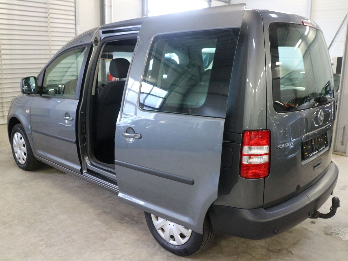 Fahrzeugabbildung Volkswagen Caddy TSI Roncalli 5-Sitzer AHK Klima PDC