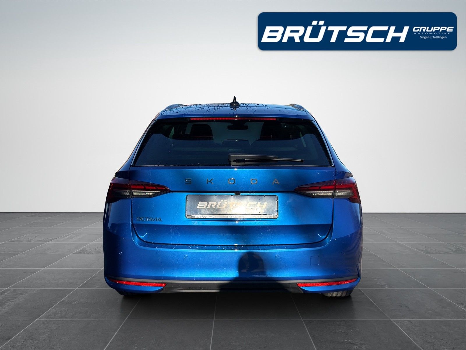 SKODA Octavia Combi Tour 2.0 TDI DSG 110kW/150PS - Image 6