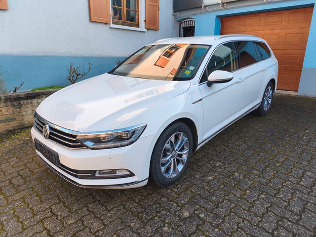 VW Passat 2.0 TDI SCR 140kW DSG 4M Highl. Varia...