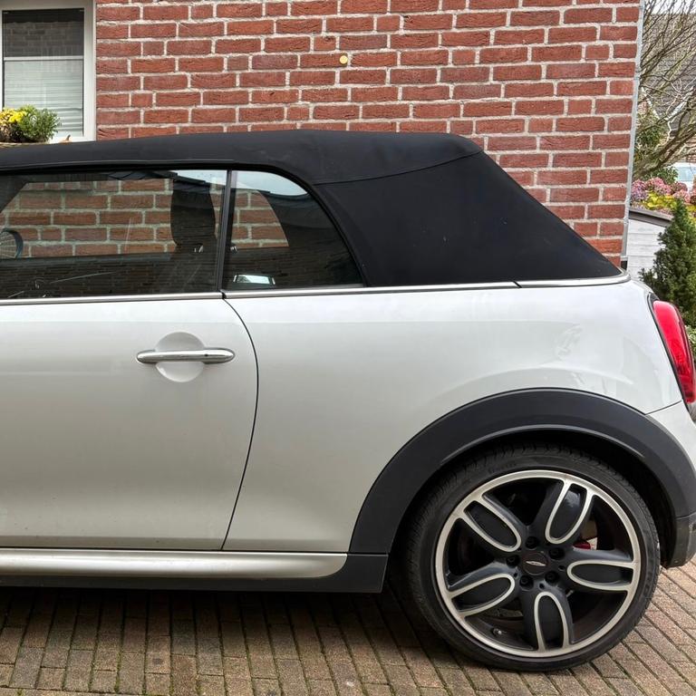 MINI John Cooper Works Cabrio