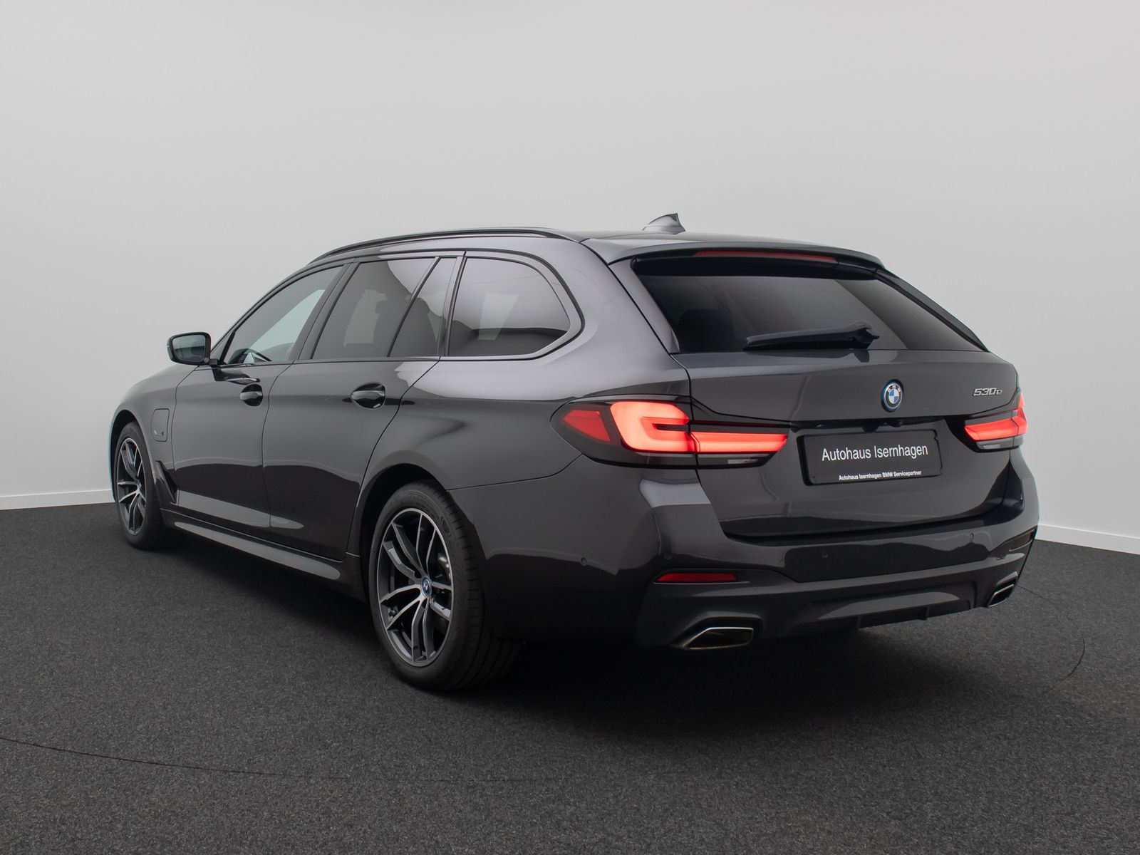 Fahrzeugabbildung BMW 530e M Sport H/K DAB HUD Alarm Komfort Kamera