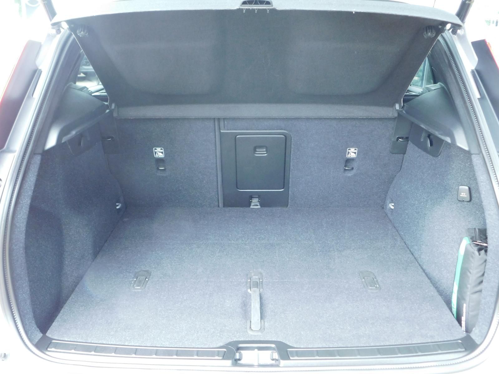 Fahrzeugabbildung Volvo XC40 B3 Core