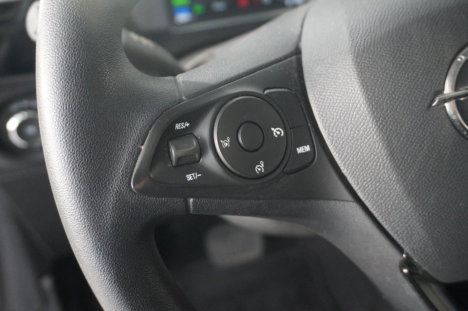 Fahrzeugabbildung Opel Corsa-e F EDITION 1-PHASIG NAVI/VIRT./SPORT/DAB+
