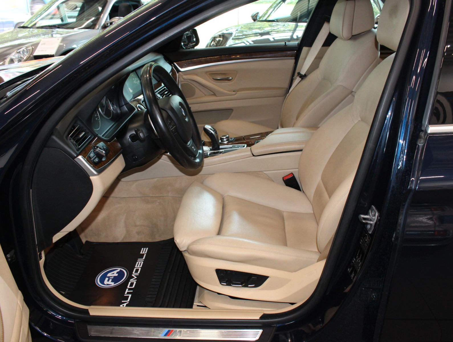 Fahrzeugabbildung BMW 535d M- Sport Paket*2.Hand*GSD* Navi*Bi-Xenon
