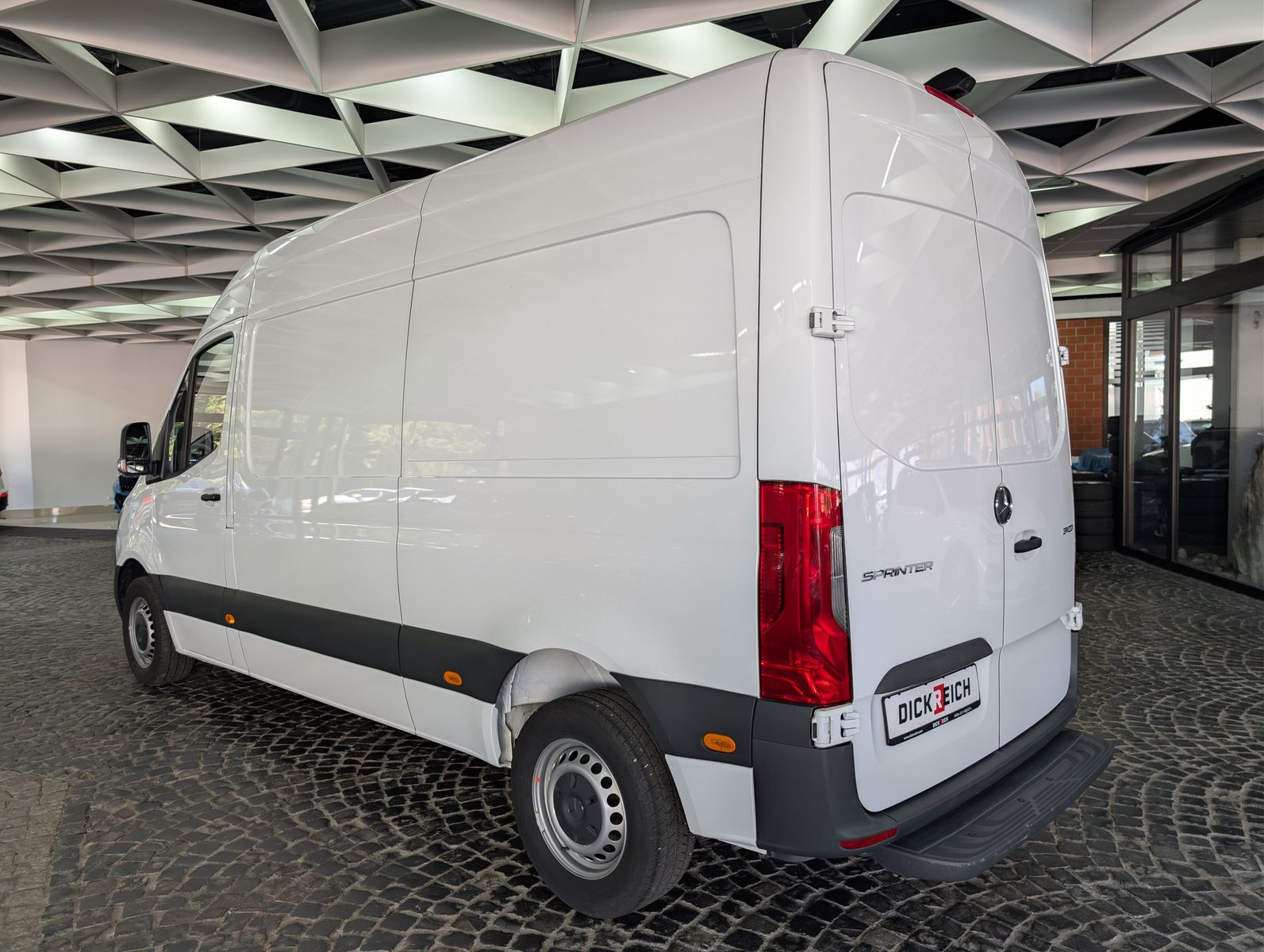 Fahrzeugabbildung Mercedes-Benz Sprinter III 311 2.0 CDI L2 MBUX KAM APP