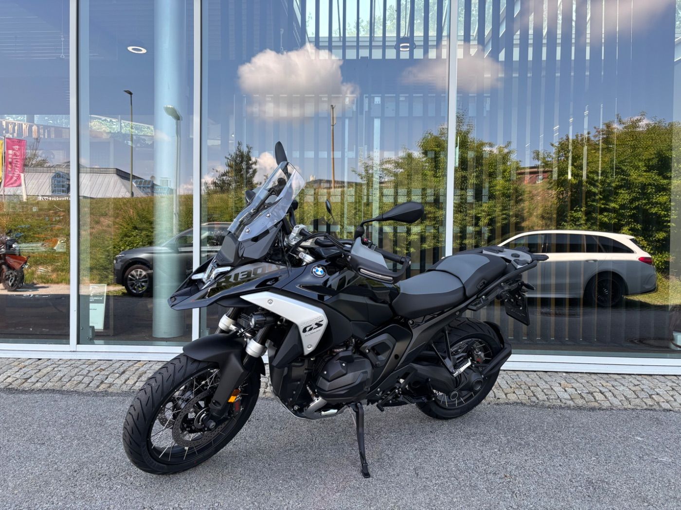 Fahrzeugabbildung BMW R 1300 GS Triple Black 3 Pakete ASA