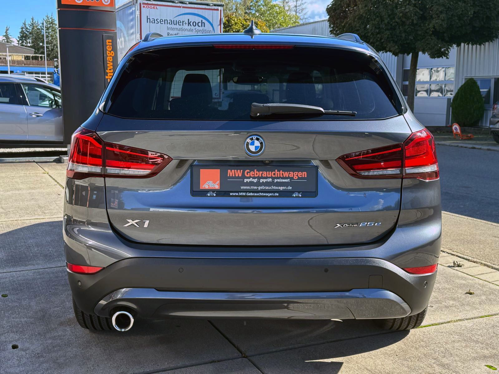 Fahrzeugabbildung BMW X1 xDrive25e Advantage ACC KAM LED PANO AHK SHZ