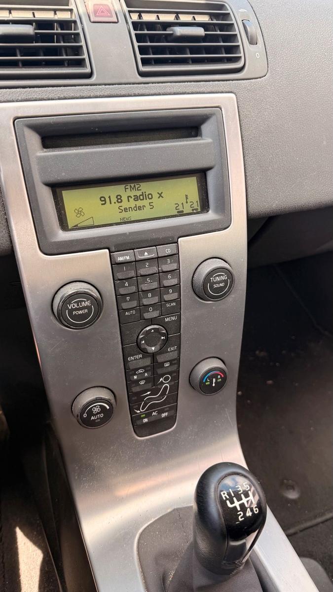 Volvo V50 2005 — photo 12